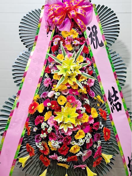 더컨벤션 잠실점 대학원 원우회 동문들이 마음을 담은 3단 축하화환